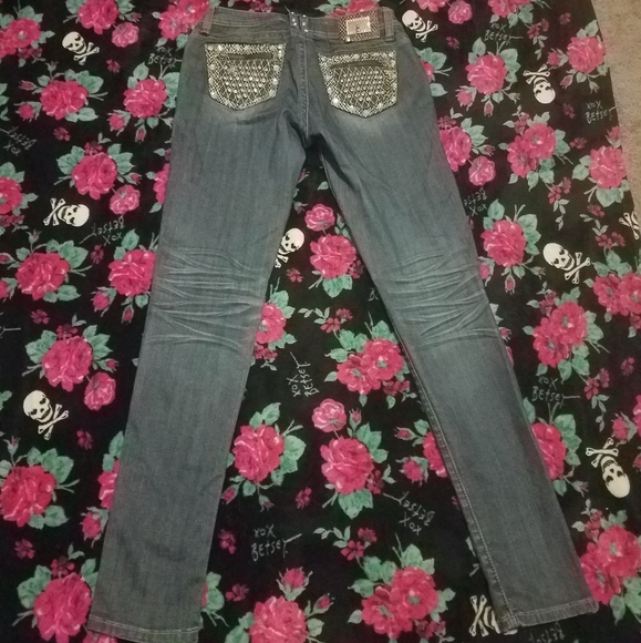 💕LA Idol Skinny Denim Super Bling Back Pockets! - Picture 5 of 5